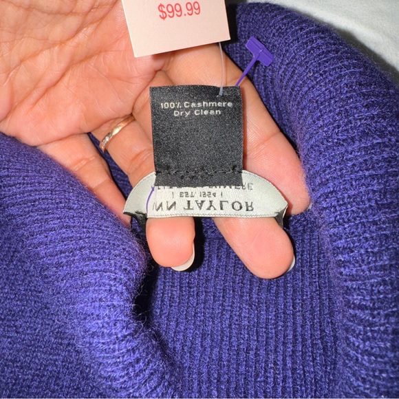 NWT Ann Taylor Cashmere turtleneck - Picture 4 of 6
